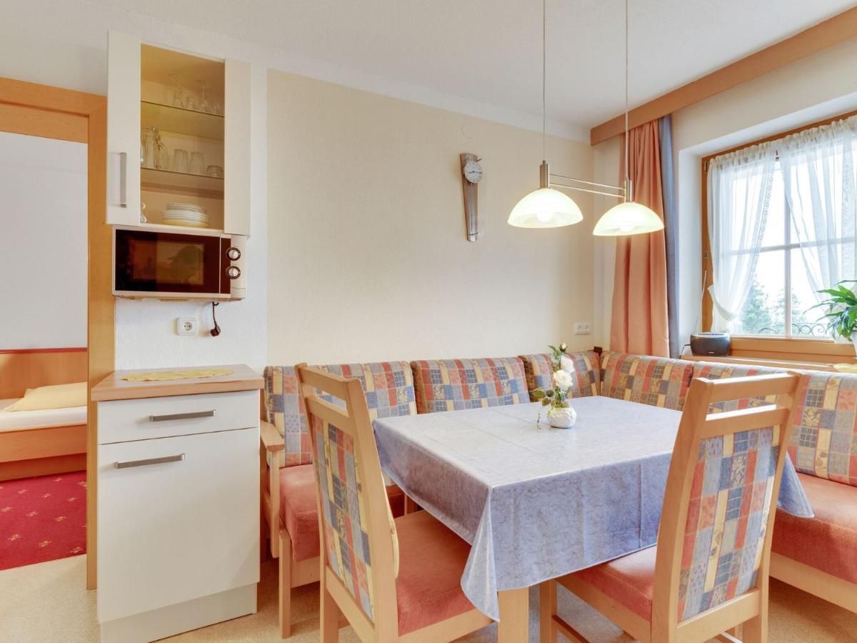 Quaint Apartment In Hainzenberg Near Horbergbahn מראה חיצוני תמונה